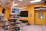 <div class=lightGallery-captions><p>El bloque quirúrgico del Hospital de Fraternidad-Muprespa dispone de un sistema digital integrado y estos quirófanos son los primeros con esta tecnología en España.</p><p>El Hospital Fraternidad-Muprespa Habana ha obtenido la certificación LEED Platino al alcanzar 86 créditos otorgados por el US Green Building Council, destacando en eficiencia energética, uso de energías renovables, ahorro de agua, calidad ambiental interior y gestión sostenible de materiales y residuos.</p><h4>Material cedido por 275 - FRATERNIDAD - MUPRESPA</h4><span>2019</span></div>